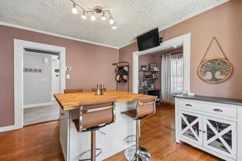 693 South Spring Road Elmhurst IL 60126
