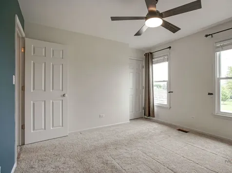 17945 West Pond Ridge Circle Gurnee IL 60031