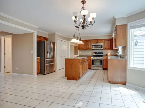 17945 West Pond Ridge Circle Gurnee IL 60031