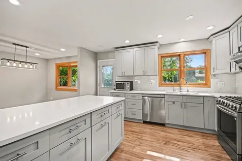 5195 Castaway Lane Hoffman Estates IL 60010