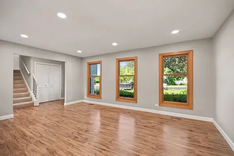 5195 Castaway Lane Hoffman Estates IL 60010