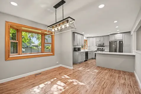 5195 Castaway Lane Hoffman Estates IL 60010