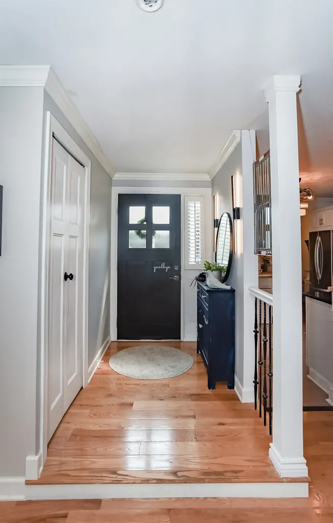 8 Westwood Drive Indian Head Park IL 60525
