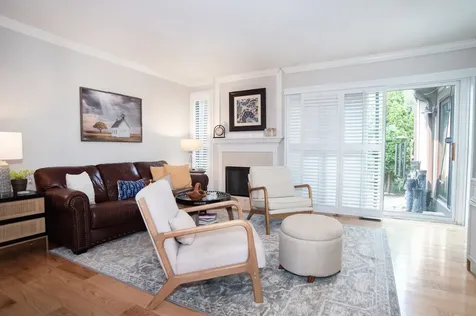 8 Westwood Drive Indian Head Park IL 60525
