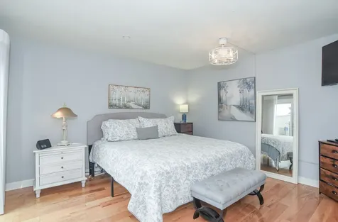 8 Westwood Drive Indian Head Park IL 60525