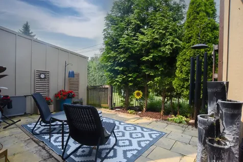 8 Westwood Drive Indian Head Park IL 60525