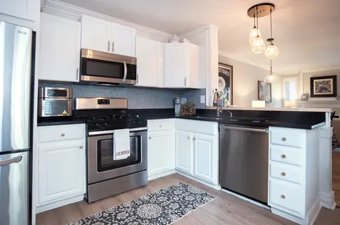 8 Westwood Drive Indian Head Park IL 60525
