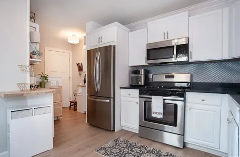 8 Westwood Drive Indian Head Park IL 60525