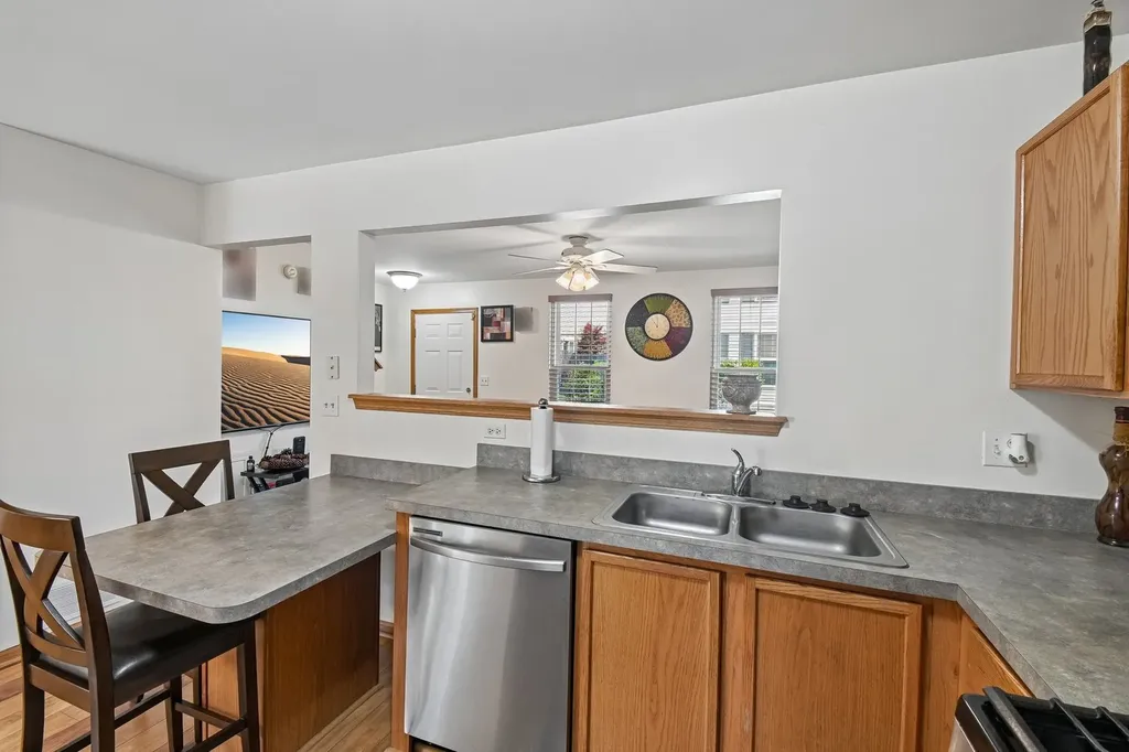 807 Serendipity Drive Aurora IL 60504