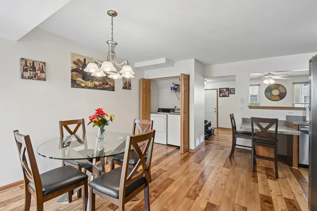 807 Serendipity Drive Aurora IL 60504