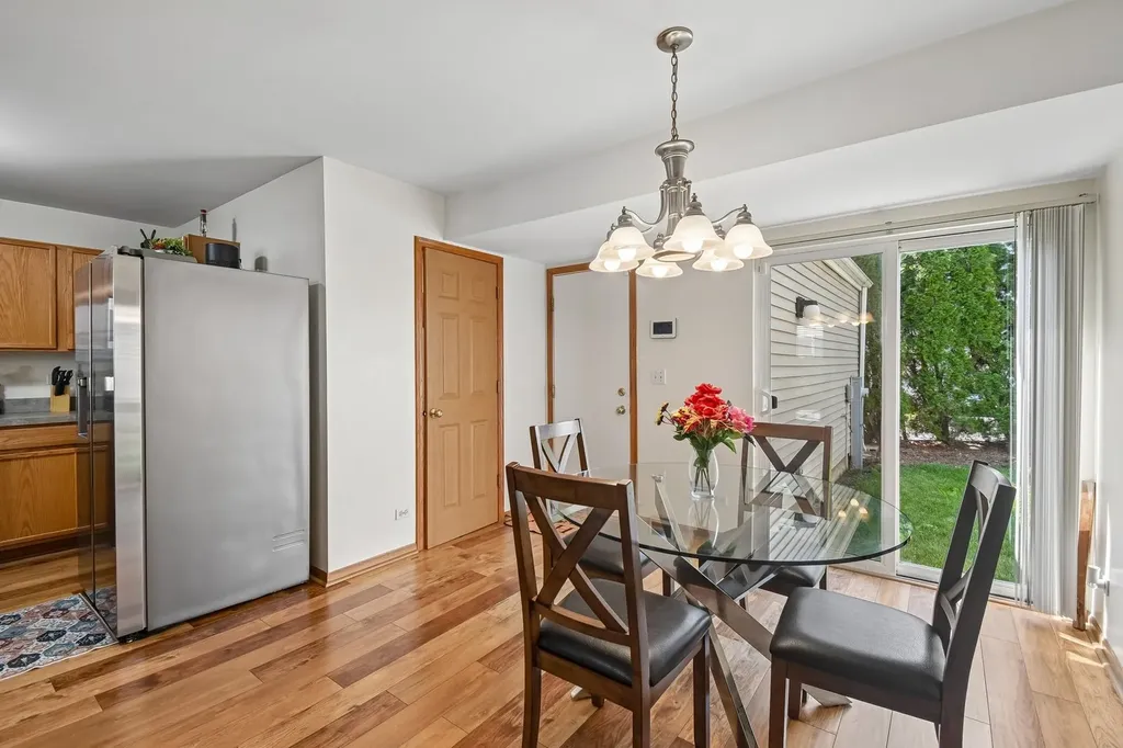 807 Serendipity Drive Aurora IL 60504