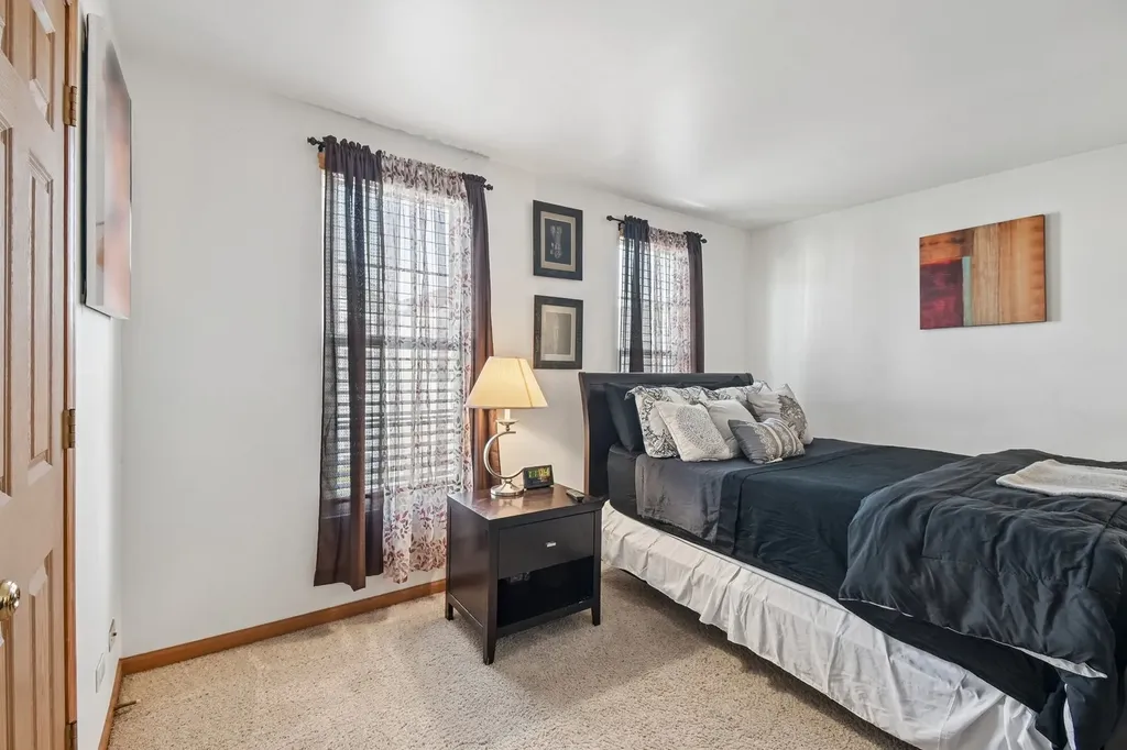 807 Serendipity Drive Aurora IL 60504