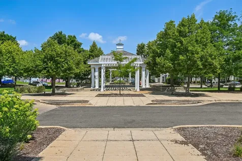 807 Serendipity Drive Aurora IL 60504