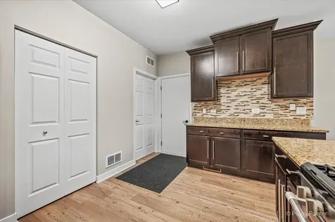 1949 Blackberry Lane Hoffman Estates IL 60169
