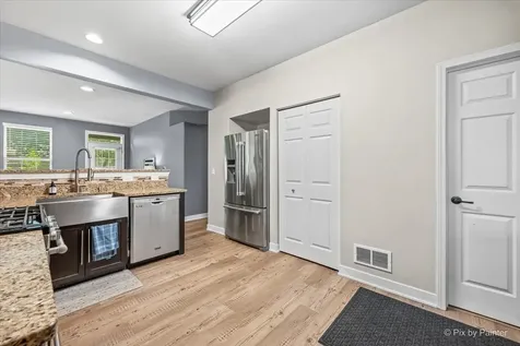 1949 Blackberry Lane Hoffman Estates IL 60169