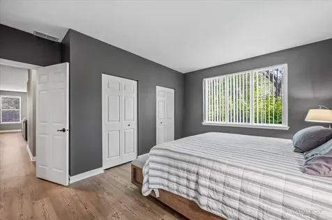 1949 Blackberry Lane Hoffman Estates IL 60169