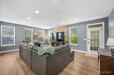 1949 Blackberry Lane Hoffman Estates IL 60169