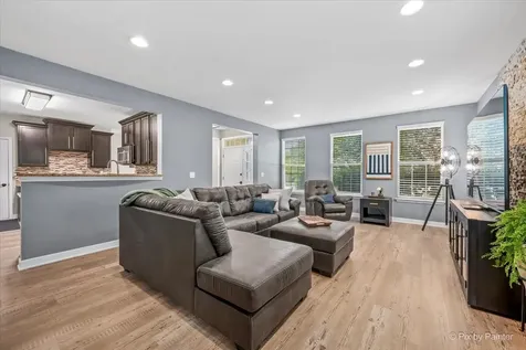 1949 Blackberry Lane Hoffman Estates IL 60169