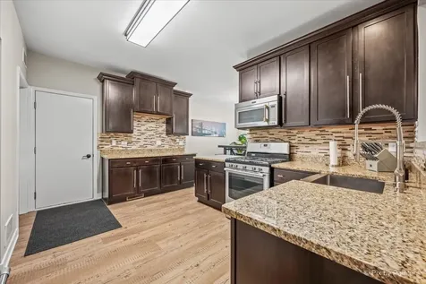 1949 Blackberry Lane Hoffman Estates IL 60169