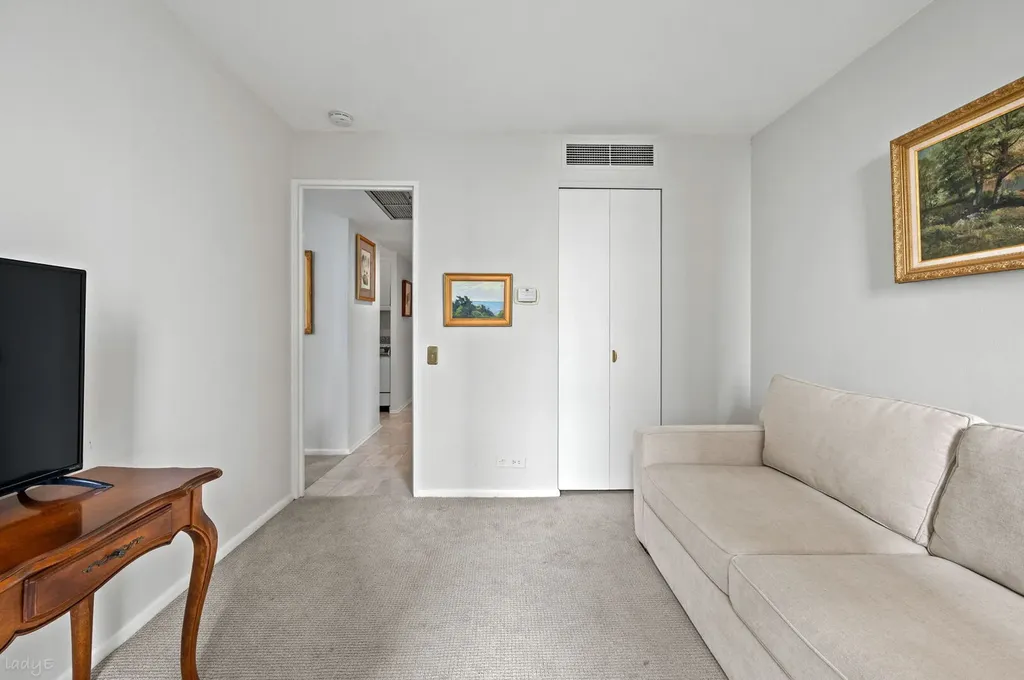 260 East Chestnut Street Chicago IL 60611