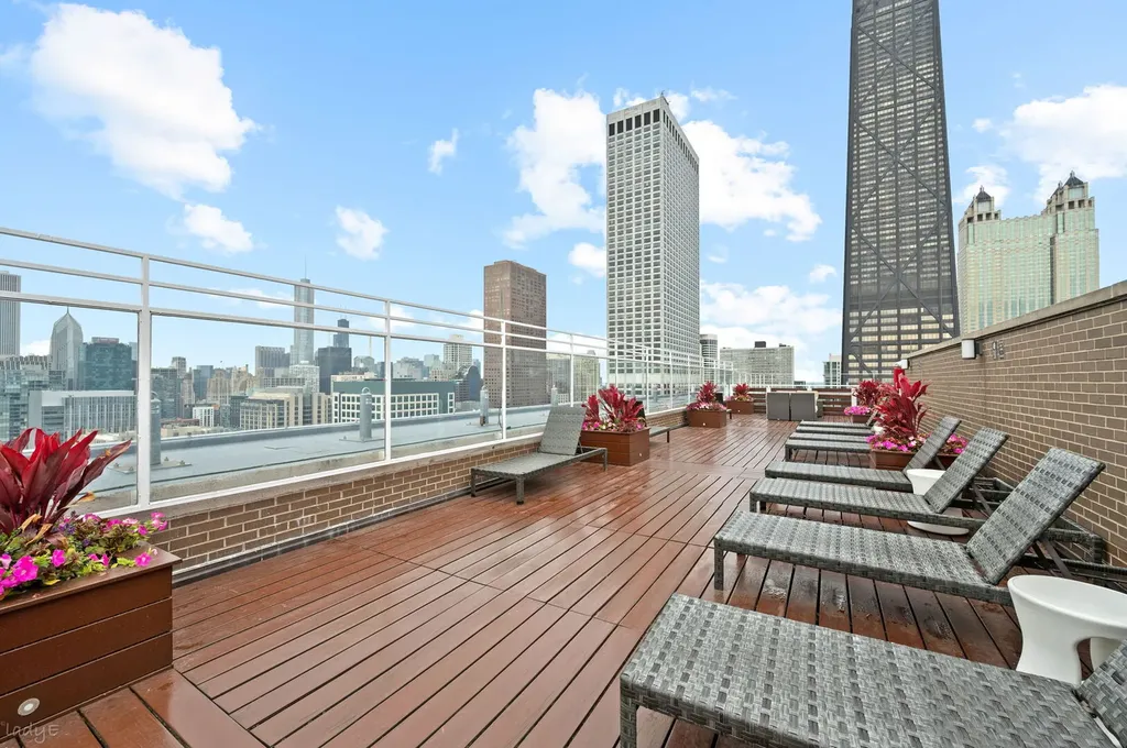 260 East Chestnut Street Chicago IL 60611