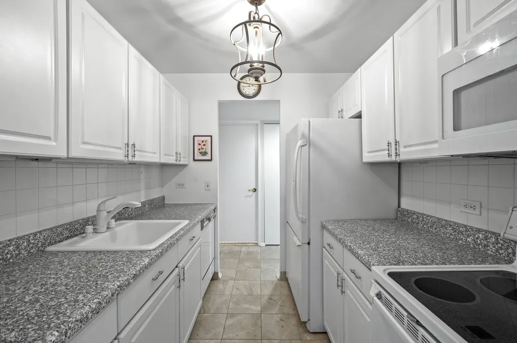 260 East Chestnut Street Chicago IL 60611