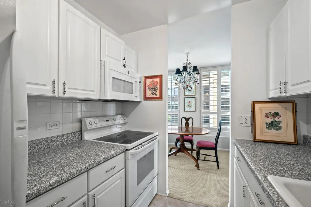 260 East Chestnut Street Chicago IL 60611