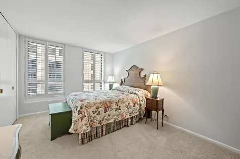 260 East Chestnut Street Chicago IL 60611