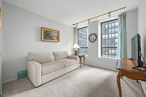 260 East Chestnut Street Chicago IL 60611