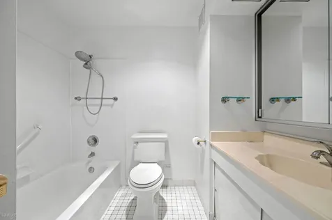 260 East Chestnut Street Chicago IL 60611