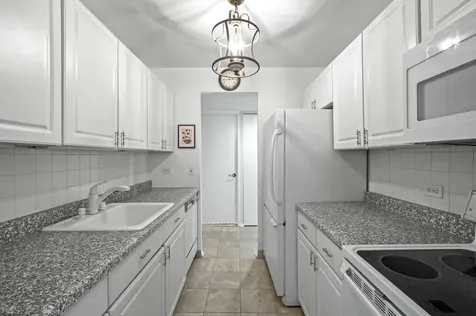 260 East Chestnut Street Chicago IL 60611