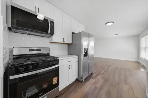 16560 Greenwood Avenue South Holland IL 60473