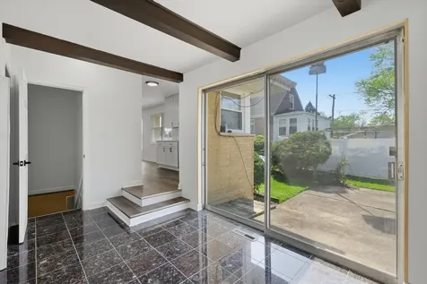 16560 Greenwood Avenue South Holland IL 60473