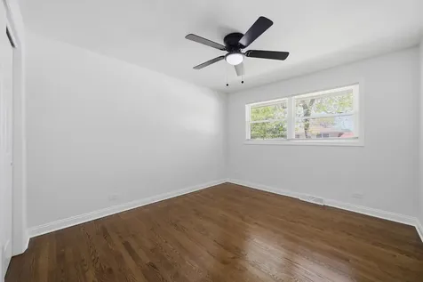 16560 Greenwood Avenue South Holland IL 60473