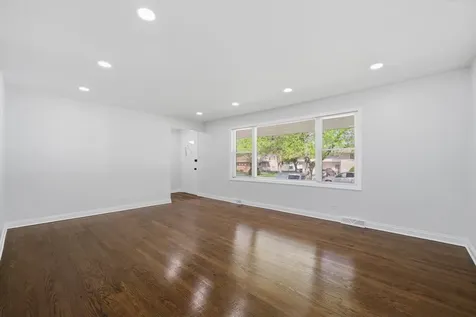 16560 Greenwood Avenue South Holland IL 60473