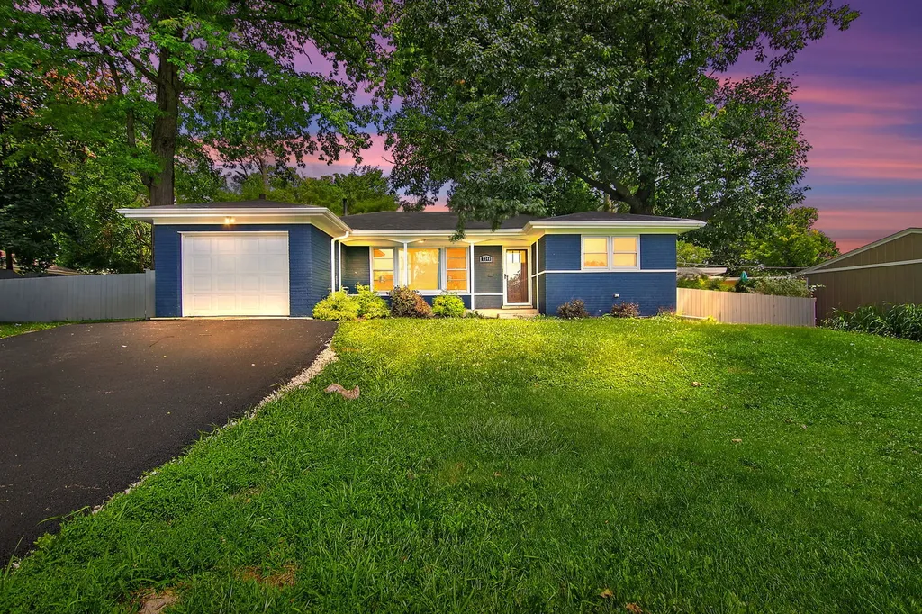 7340 West 111th Street Worth IL 60482