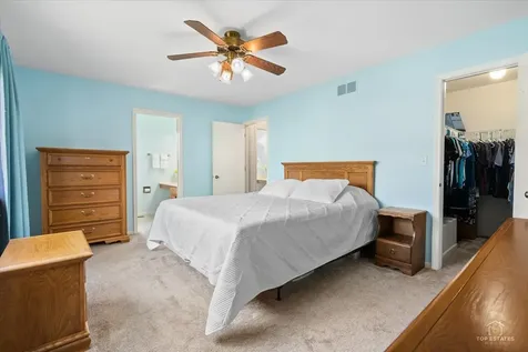 1870 Wildwood Lane Hanover Park IL 60133