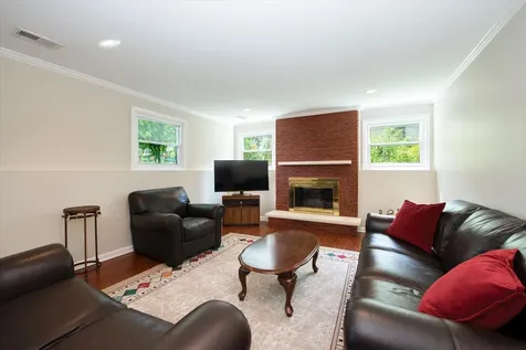 1058 West Illinois Avenue Palatine IL 60067