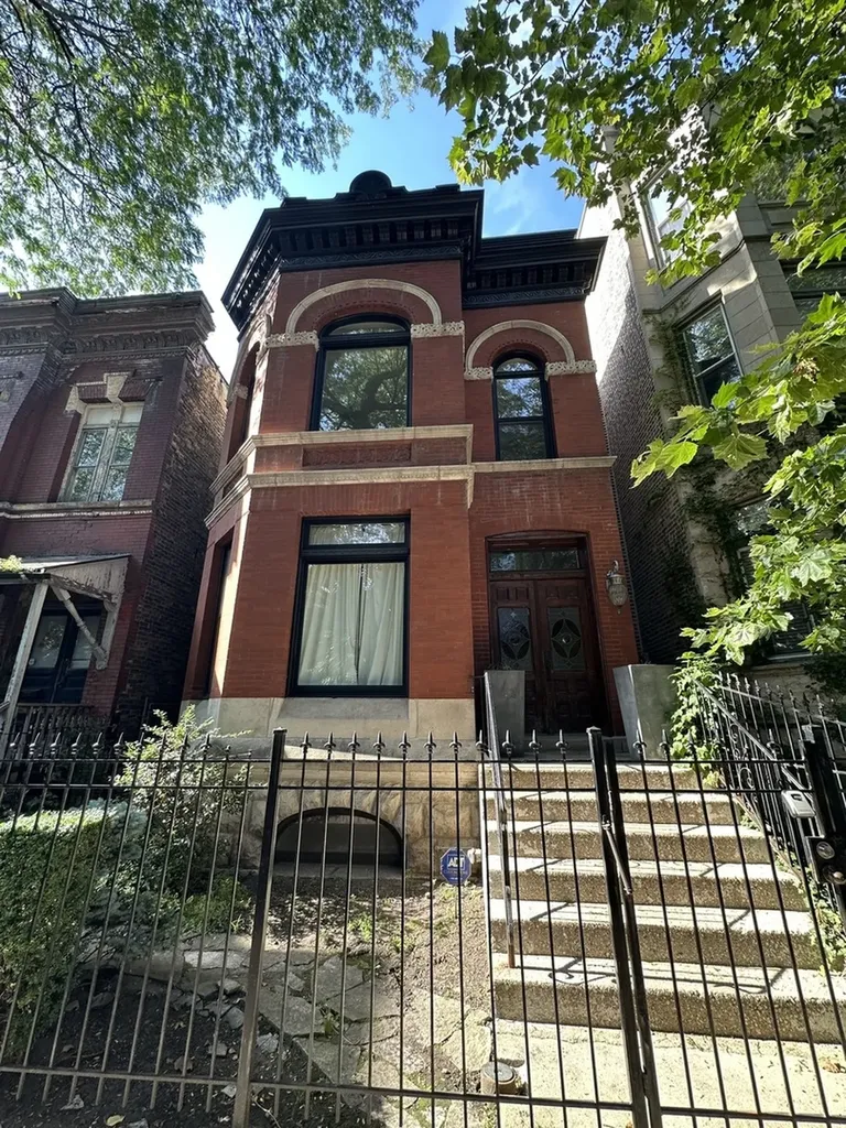 2034 West Potomac Avenue Chicago IL 60622