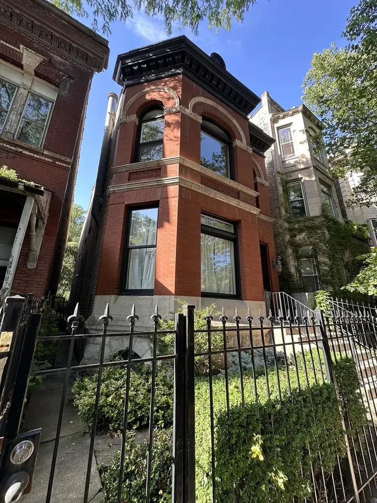 2034 West Potomac Avenue Chicago IL 60622