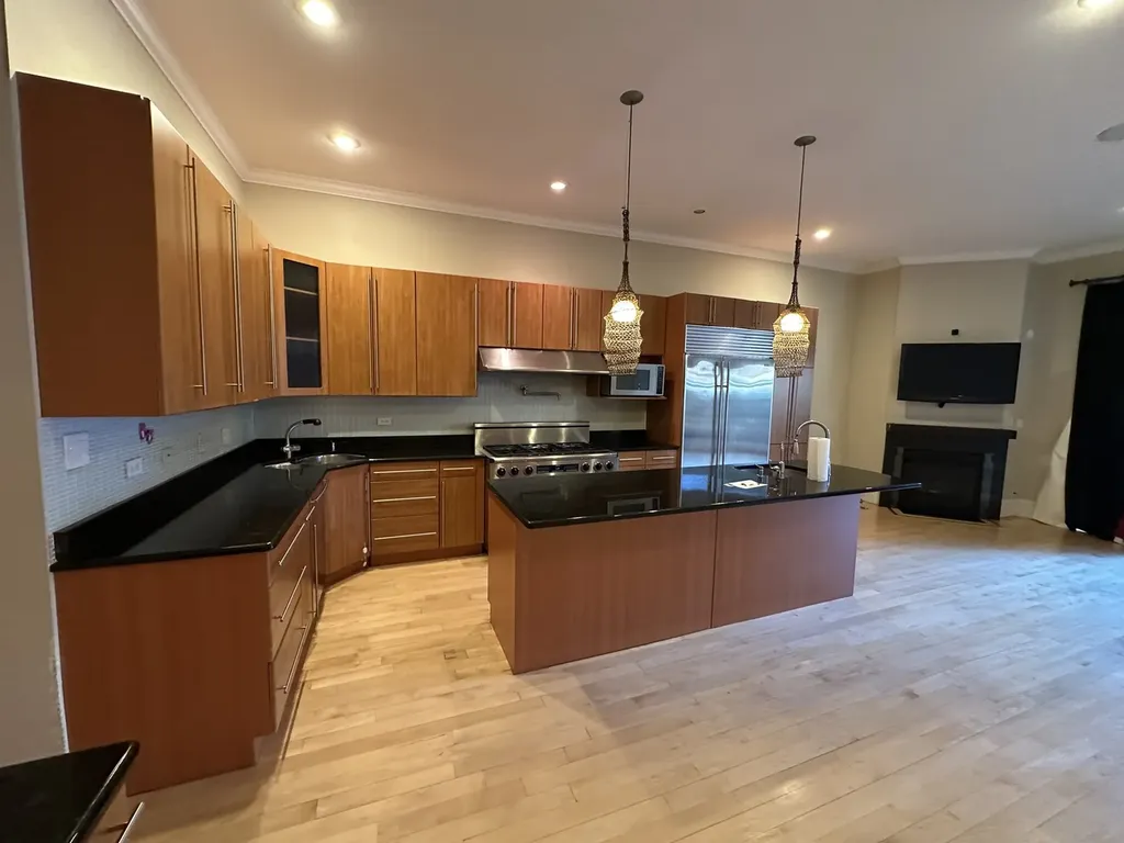 2034 West Potomac Avenue Chicago IL 60622