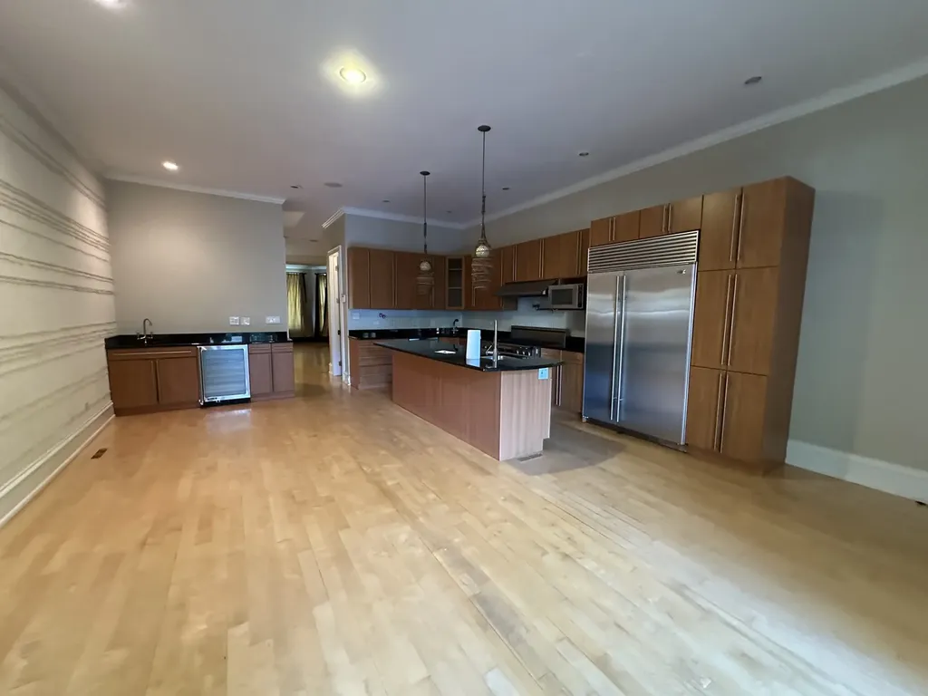 2034 West Potomac Avenue Chicago IL 60622
