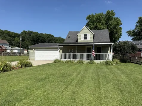 411 Broadway Street Depue IL 61322