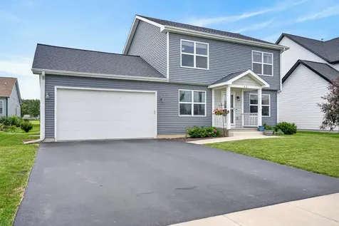 22 West Bluebell Avenue Cortland IL 60112