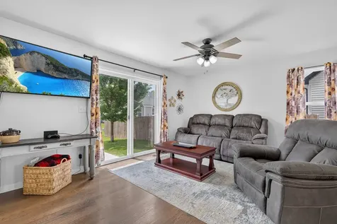 22 West Bluebell Avenue Cortland IL 60112