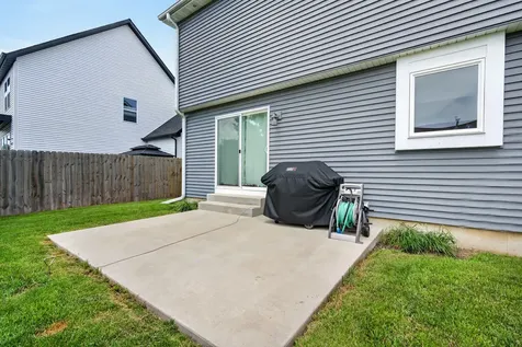 22 West Bluebell Avenue Cortland IL 60112