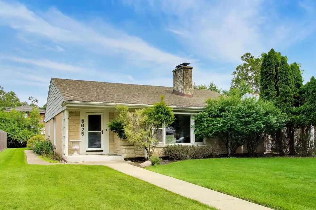 5625 North Kilbourn Avenue Chicago IL 60646