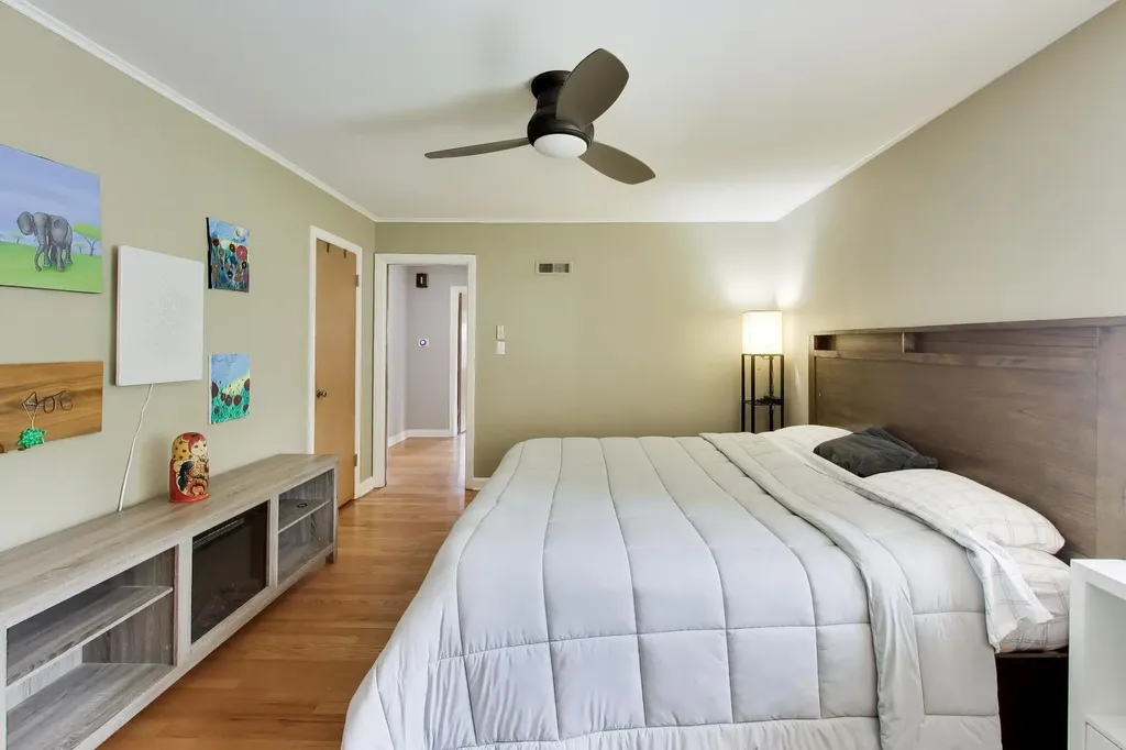 5625 North Kilbourn Avenue Chicago IL 60646