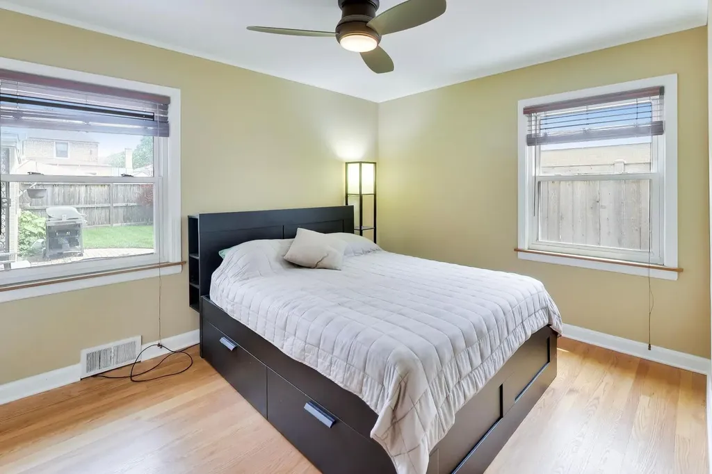 5625 North Kilbourn Avenue Chicago IL 60646