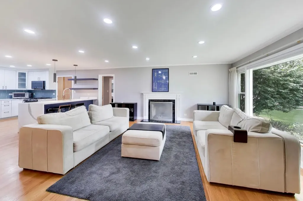5625 North Kilbourn Avenue Chicago IL 60646